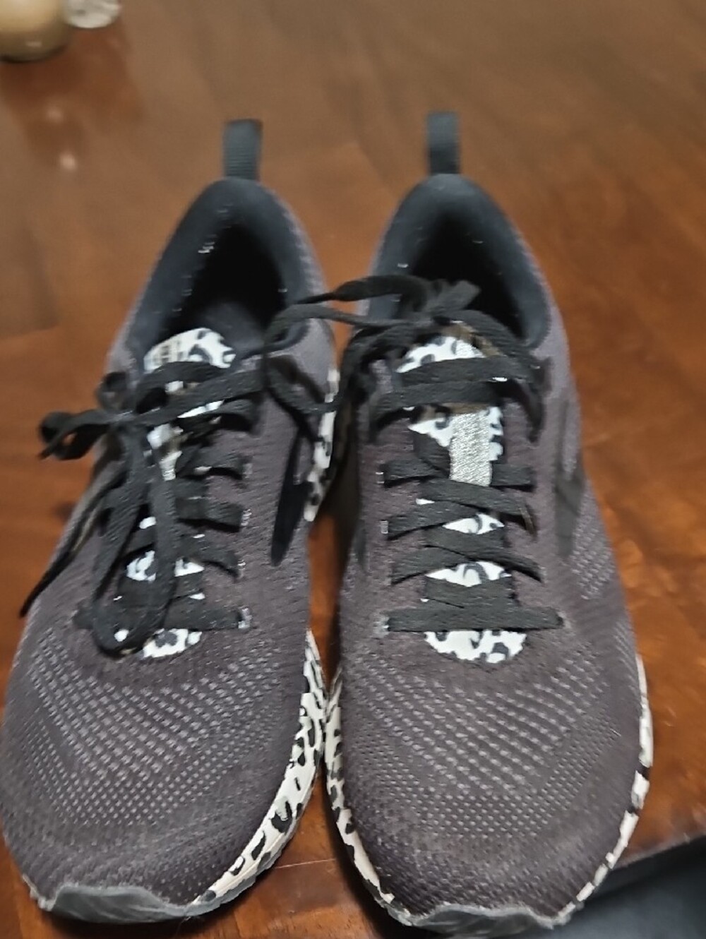Brooks Women's Black Revel 5 Sneakers with White Leopard-Print Sole - Picture 4 of 5